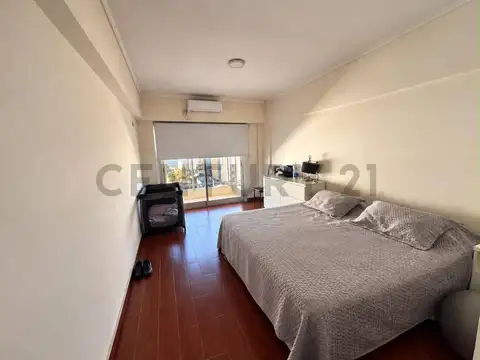 VENTA DEPARTAMENTO CUATRO AMBIENTES CON, DOBLE COCHERA Y BAULERA – BALVANERA