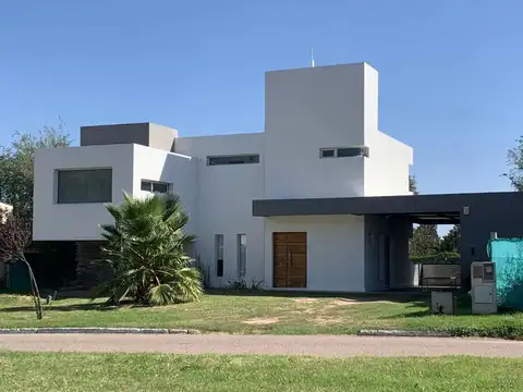 Casa en Venta en Juana Koslay, Juan Martín de Pueyrredón