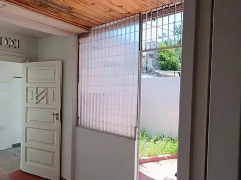 Departamento tipo casa ph 3 ambientes con patio Lanús Este