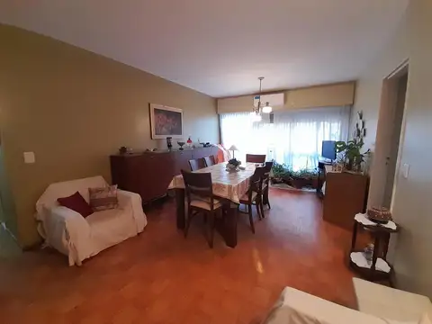 VENTA DEPARTAMENTO DOS DORMITORIOS CON BALCON AL FRENTE