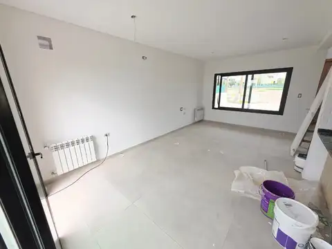 Depto Tipo Casa 5 ambientes con 2 baños