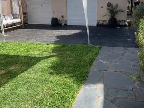 Casa 6 ambientes con 3 baños