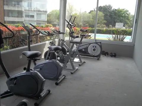 Avda Benavidez 701 , Piso 1