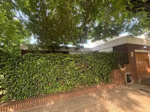 Carlos Calvo  al 2200