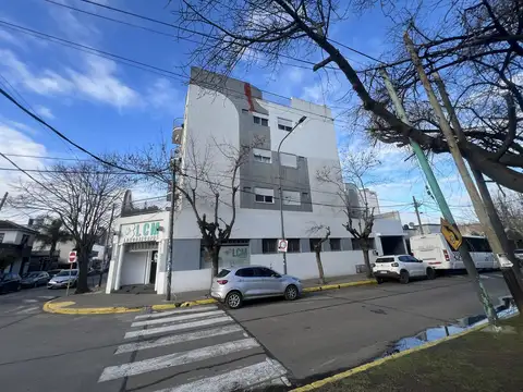 Departamento de 3 Amb en Venta en Berazategui Centro a metros de la Estacion Apto Credito Privado !
