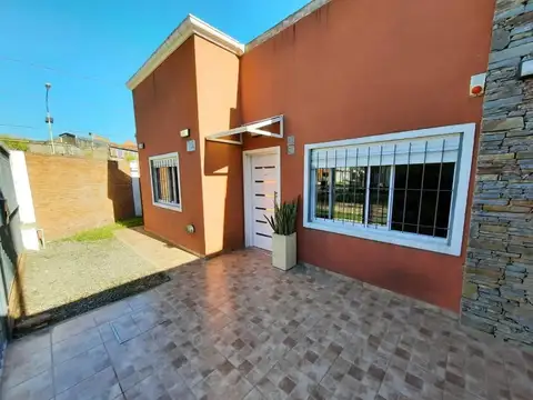 Casa 3 ambientes con 1 baño