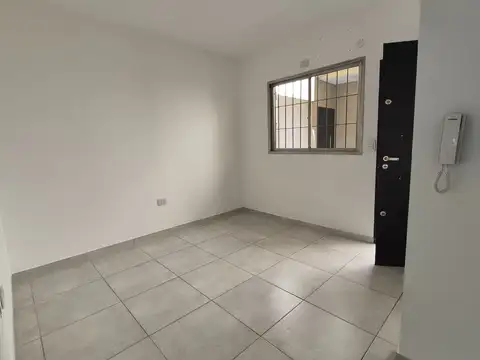 Alquiler de Departamento 2 AMBIENTES en Caseros, Tres de Feb