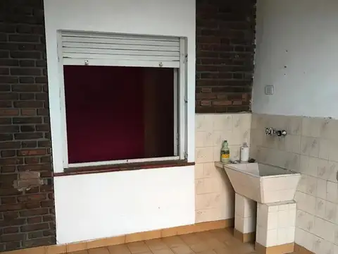 Depto Tipo Casa en Venta en Castelar, USD 78.000