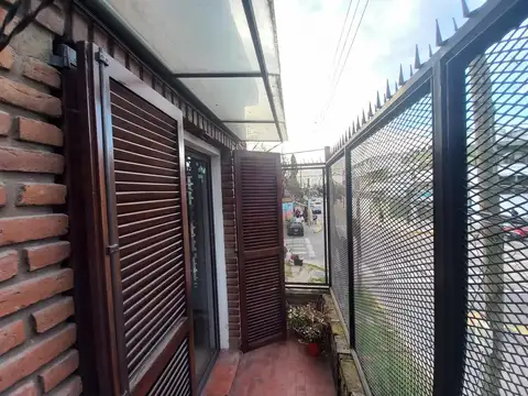 Depto Tipo Casa 3 ambientes con 2 baños
