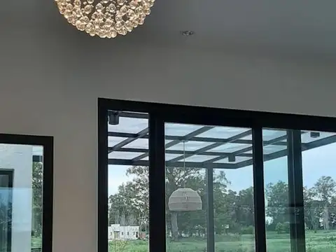 Confortable Casa en Alquiler en Pinares Country Club - Exaltacion de la Cruz