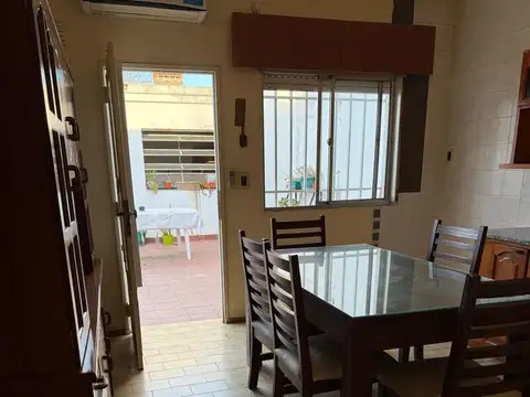 Casa 5 ambientes con 1 baño