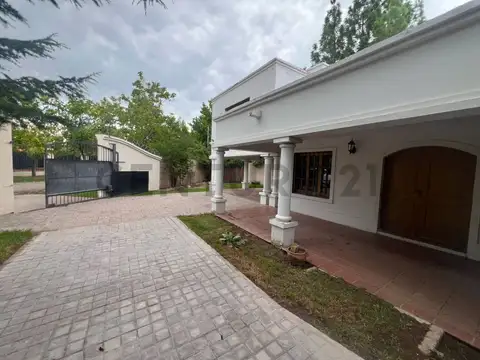 Pueyrredón 867800, Piso 0