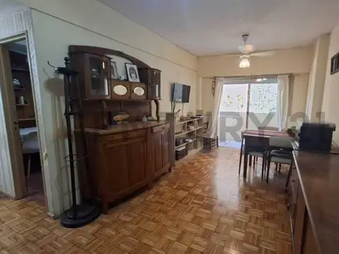 VENTA DEPARTAMENTO 2 AMBIENTES CON BALCÓN