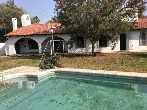 Casa en Venta con 4 cocheras