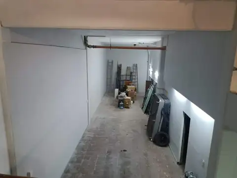 Excelente oportunidad para Taller/Depósito/Local. 