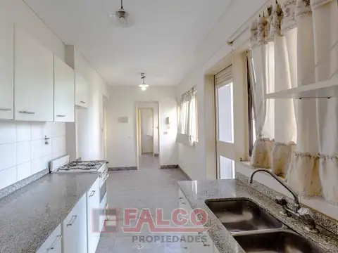 Departamento 4 ambientes con 2 baños