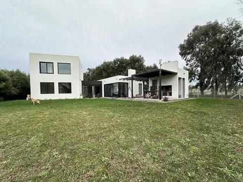 Casa en venta en B° Arenas del Sur