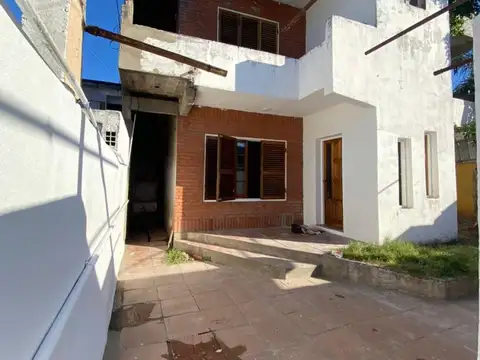 Duplex 3 dormitorios con patio a 2 cuadras Pza. San Nicolas