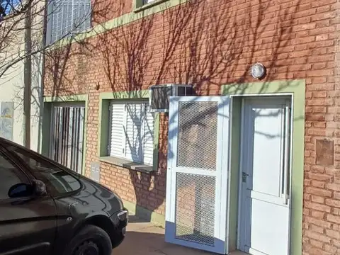 PLANTA ALTA DE DOS DORMITORIOS Y TERRAZA 