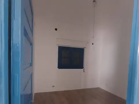 Departamento de pasillo.-
