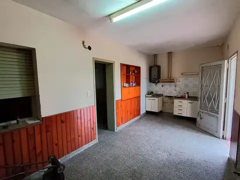 Casa 5 ambientes con 2 baños