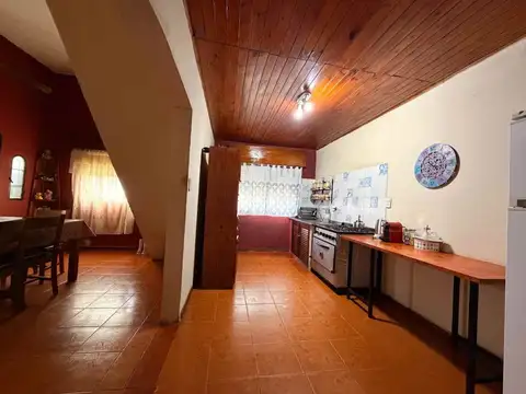 Casa 5 ambientes con 2 baños