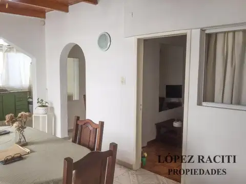 Depto Tipo Casa en Venta en Lomas de Zamora, USD 170.000