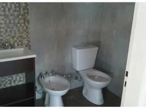 EXCELENTE MONOAMBIENTE A ESTRENAR EN LINIERS. EN POLA 26 , A METROS DE AV RIVADAVIA