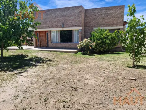 Venta casa dos dormitorios - Catriel