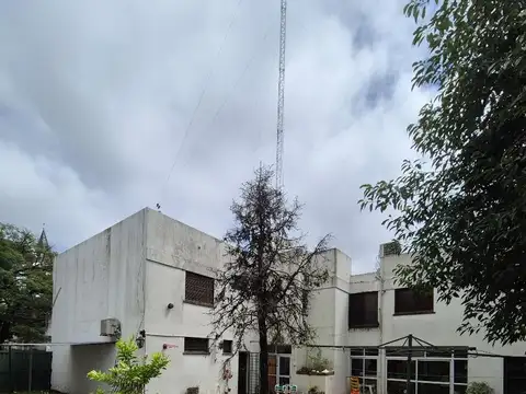 Casa con oficinas