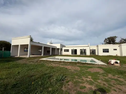VENTA CASA A ESTRENAR COMARCAS DE LUJAN 5 AMB PISC