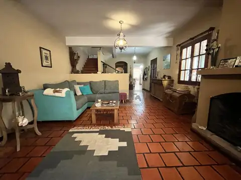 Casa 6 ambientes con 3 baños