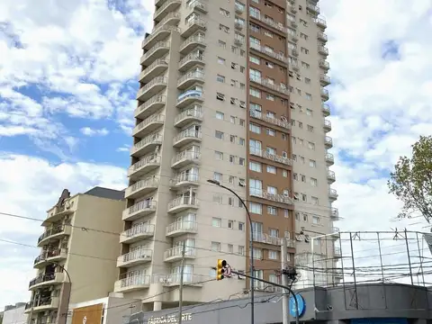 Av. Pres. Juan Domingo  Peron 600, Piso 16