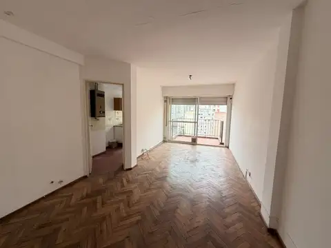DARPARTAMENTO UN DORMITORIO CON DOS BALCONES