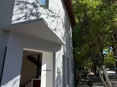 ROBLES DEL MONARCA - CASA EN VENTA- EXCELENTE UBICACION - APTA CREDITO.