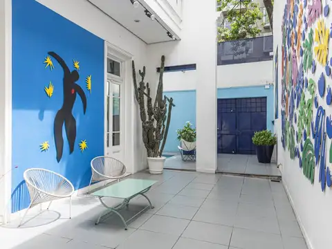 Residencia de autor con elementos coleccionables en Buenos Aires