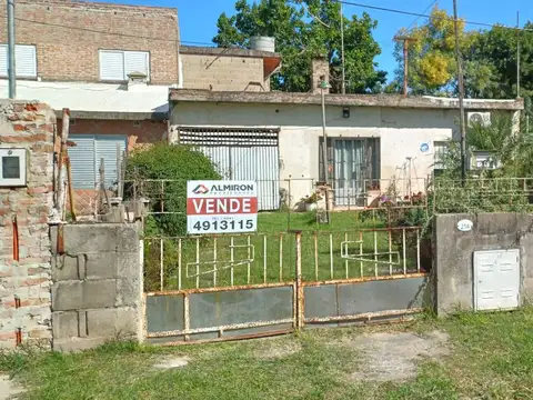 Casa | 2 Dormitorios | Cochera | C. Bermúdez | Barrio Posta