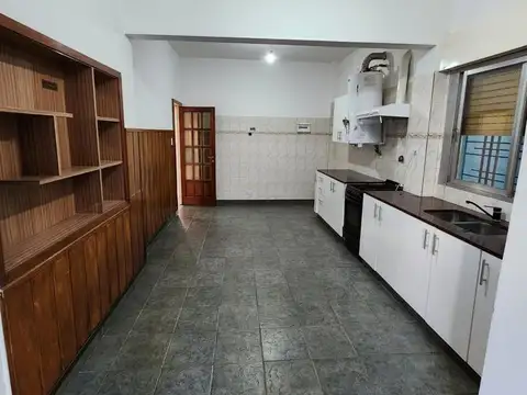 Departamento en Alquiler en Villa Luzuriaga, $ 600.000