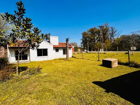 Casa en venta a reciclar en Carlos Keen 