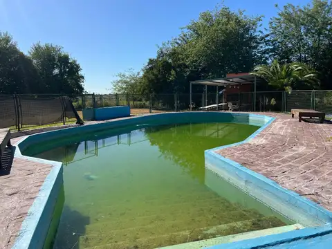 Quinta en Venta con 2 cocheras