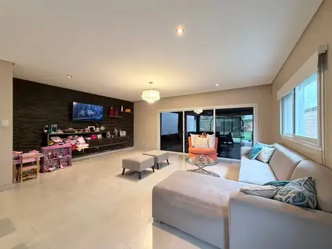 Casa en Venta al Este