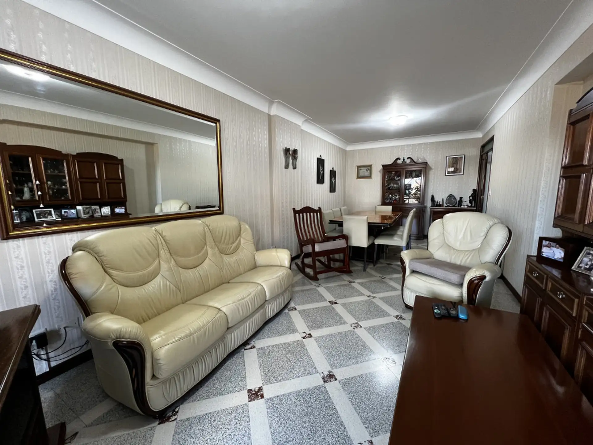 Depto 4 amb, 110m² con cochera y balcón — H. Yrigoyen