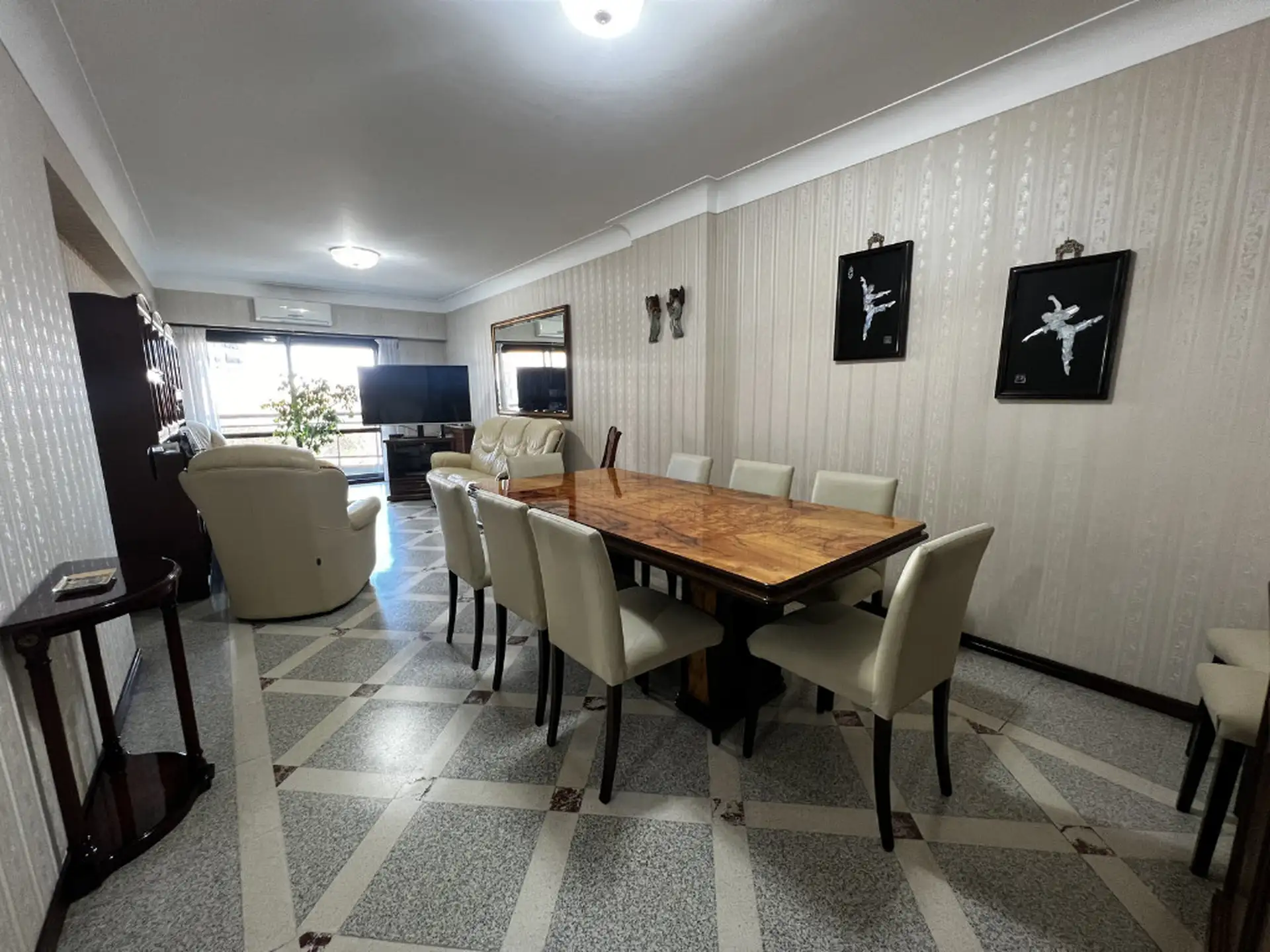 Depto 4 amb, 110m² con cochera y balcón — H. Yrigoyen