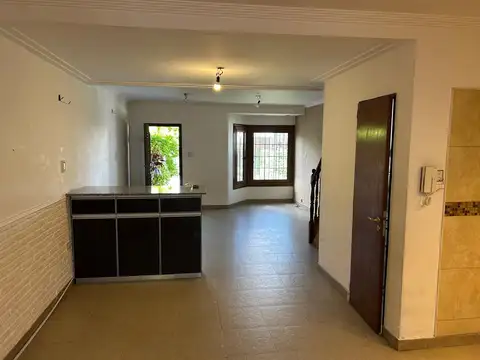 VENTA TRIPLEX 3 AMBIENTES