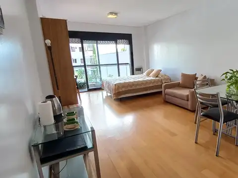 Monoambiente Semi amoblado Balcón Edificio con pileta y SUM