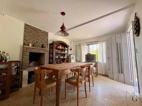 Increible casa en Barrio Parque Exaltación. 1500mt de parque. 3 dormitorios. Galeria. Doble Pis...
