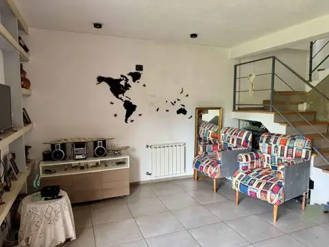 Casa 5 ambientes con 2 baños