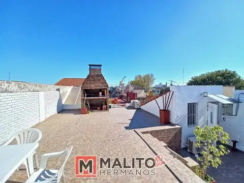 Venta PH al fondo 4 Ambientes con Terraza