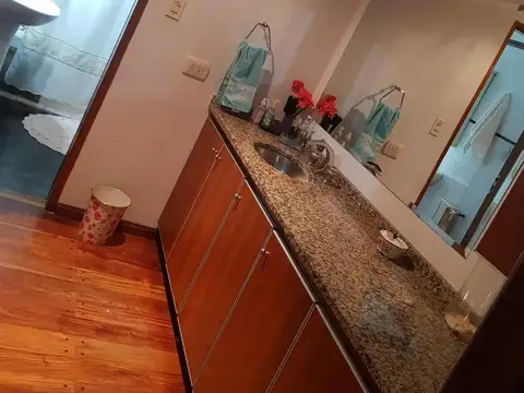 VENTA CASA 4 AMB LOCAL