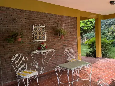 Las Acacias 900